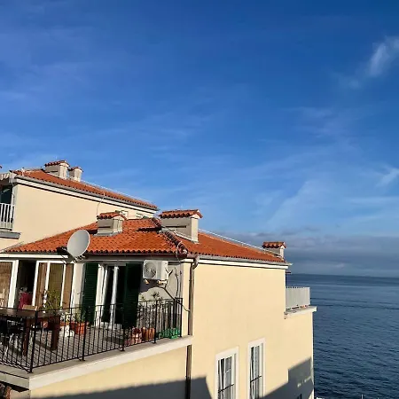 Apartment Beachfront With Big Terrace Piran