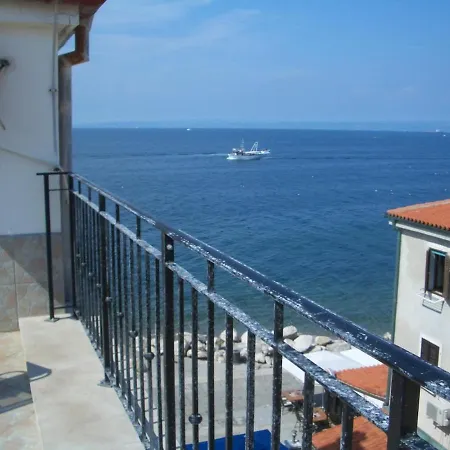 Beachfront With Big Terrace Apartment Piran