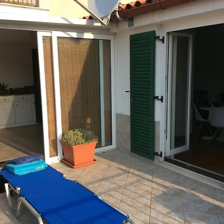 Beachfront With Big Terrace * Piran